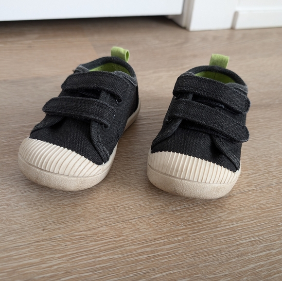 ✨4 for 12 Cat & Jack Sneakers Size 5 - Picture 2 of 6